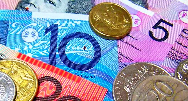 Australijski dolar je oslabio u odnosu na americki nakon sto su objavljeni mesoviti podaci iz Australije